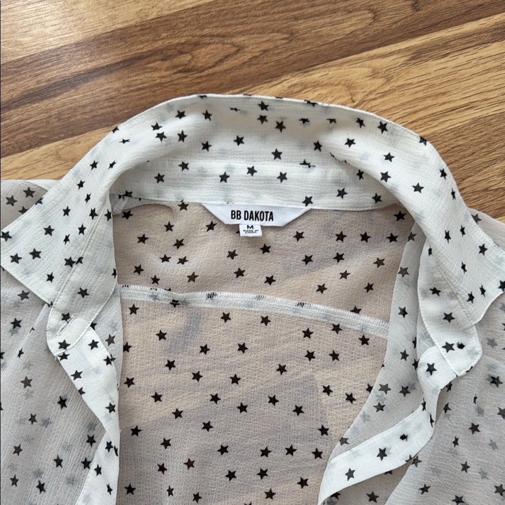 BB Dakota Sheer button down Blouse with Star Pattern medium like new - Picture 2 of 13